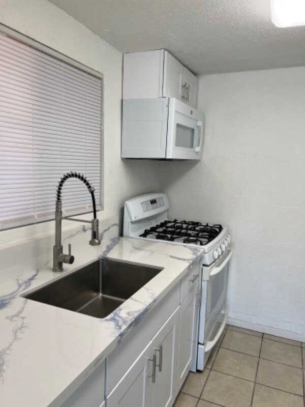 Building Photo - 1234 Moser Ave