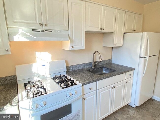 Foto del edificio - 6731 W Wakefield Dr