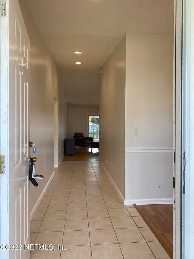 Building Photo - 3335 Pintail Dr N
