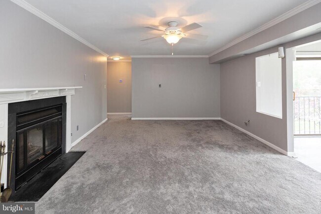 Building Photo - 10 Sumac Ct