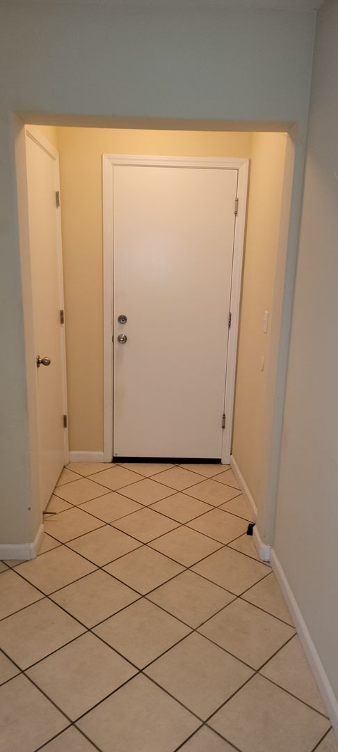 Building Photo - Adorable 2 Bedroom 2 Bath Condo