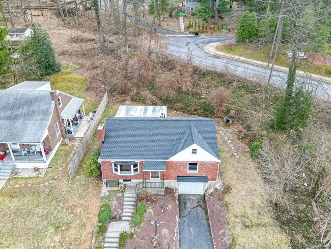 Building Photo - Charming 2-Bedroom Home with Garage in Mount Penn