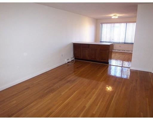 Building Photo - 128 Pleasant St