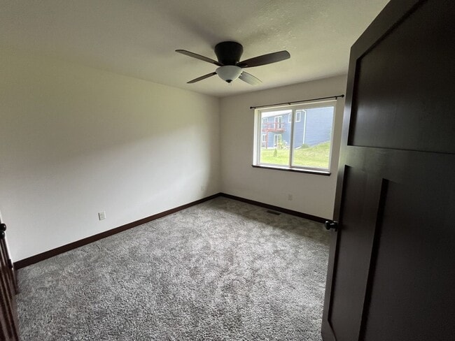 Building Photo - 4948 Waylon St