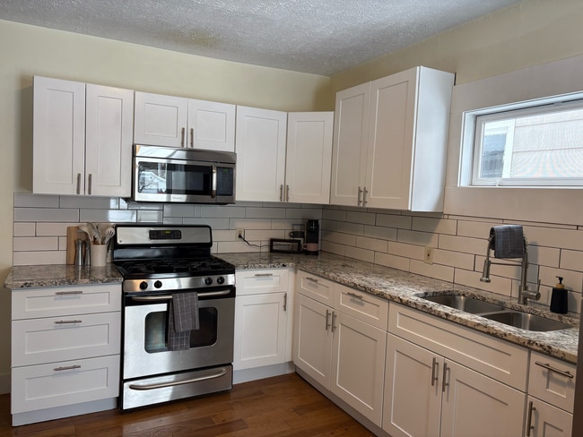 Kitchen - 846 Lafayette Ave NE