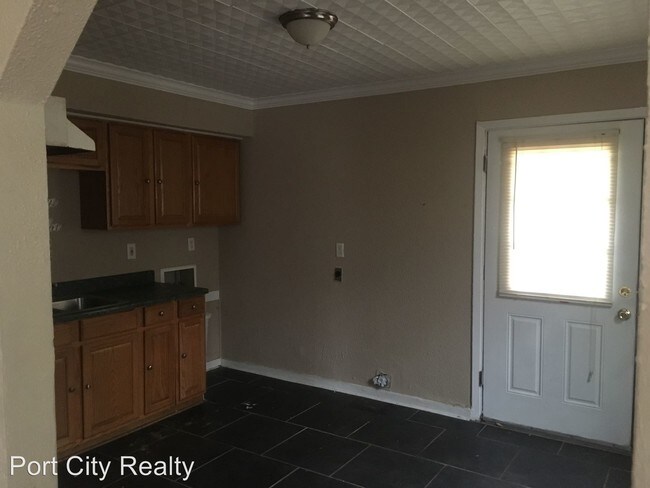 Foto del edificio - 3 br, 1 bath House - 4961 Durham Pl