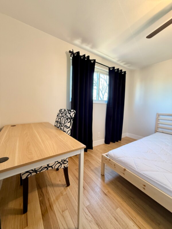 Foto del edificio - 9989 Dodge Dr