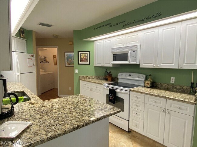 Foto del edificio - 3951 Windward Passage Cir