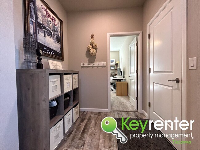 Foto del edificio - Spacious 5-Bed 3-Bath Home in Prime Northe...
