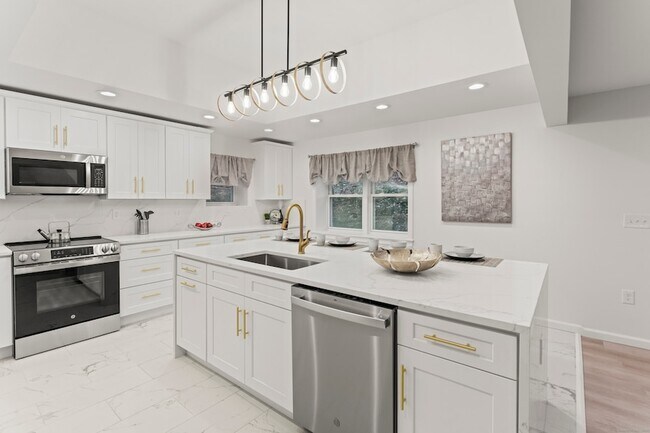 Foto del edificio - 45 Westledge Rd