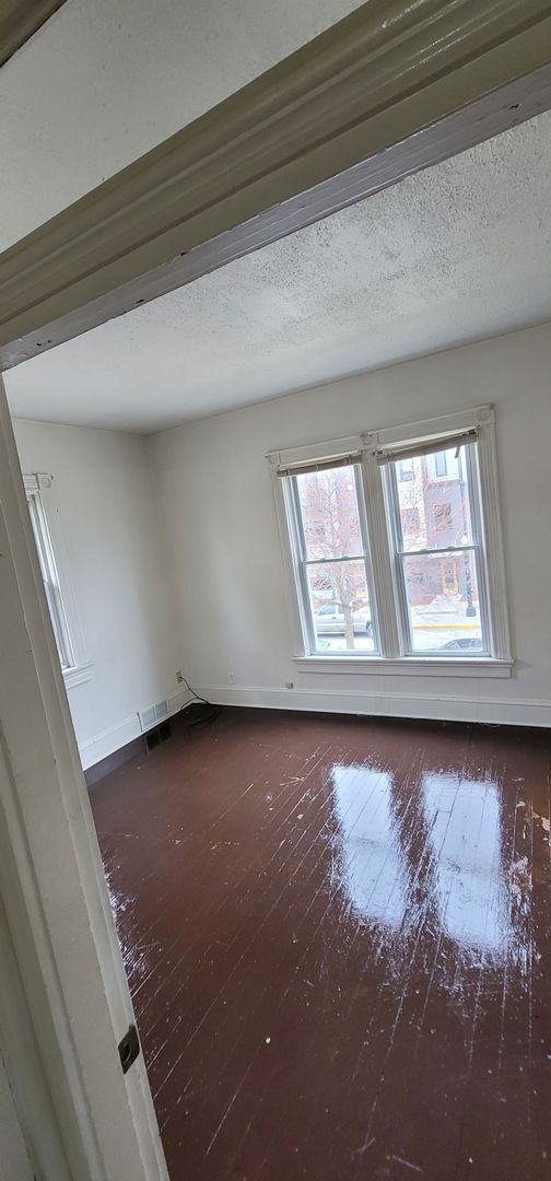 Building Photo - Brackenridge Duplex
