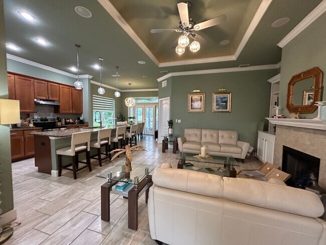 Building Photo - Elegant 3/2 in Oakmont