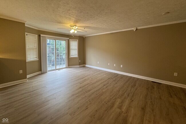 Foto del edificio - 1475 Autumn Oak St
