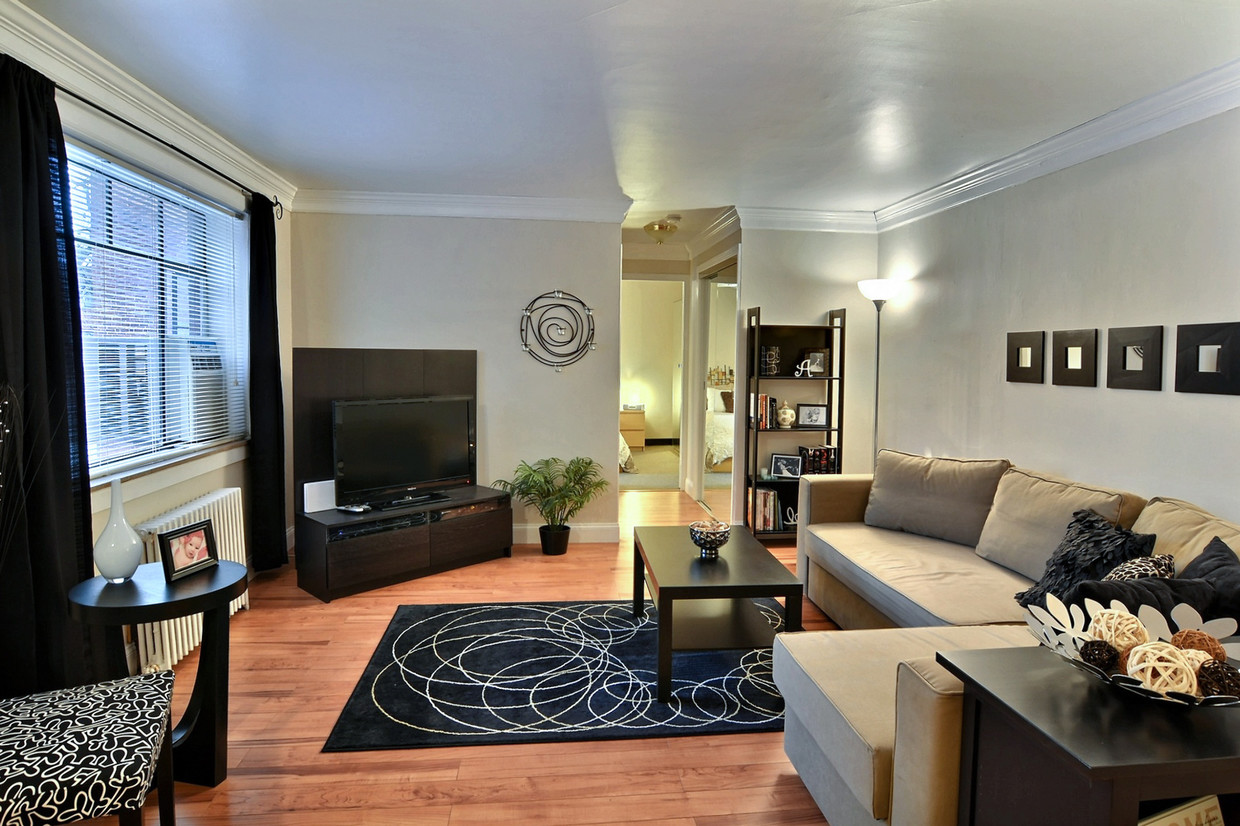 1HAB, sala de estar - Highland Park Club Apartments