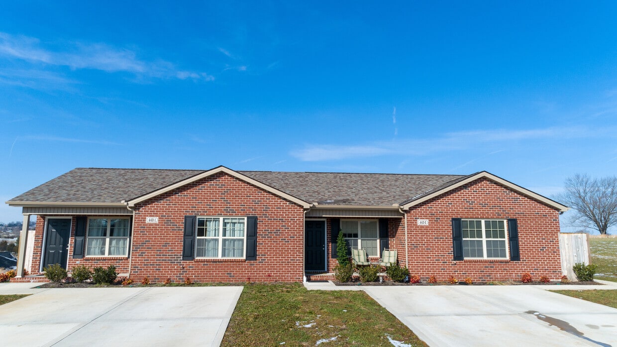 Photo - 802 S Old Sevierville Pike (Seymour, TN)