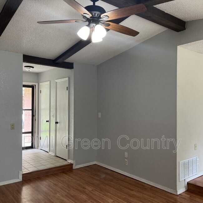 Foto del edificio - 13475 S Hickory Pl