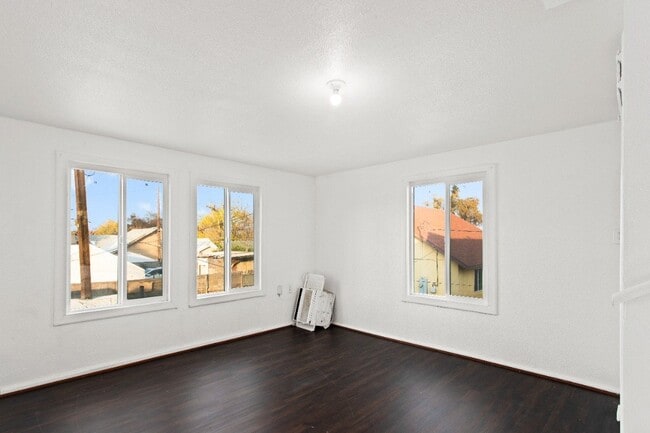 Building Photo - 1323 Monterey Ave