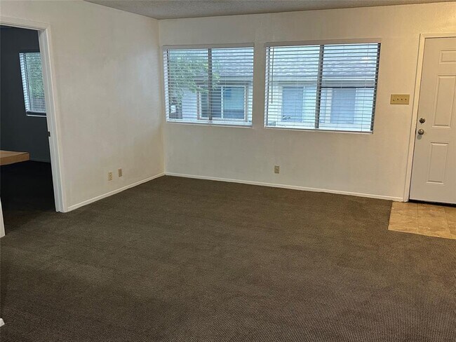 Building Photo - 2606 S Bagdad Rd