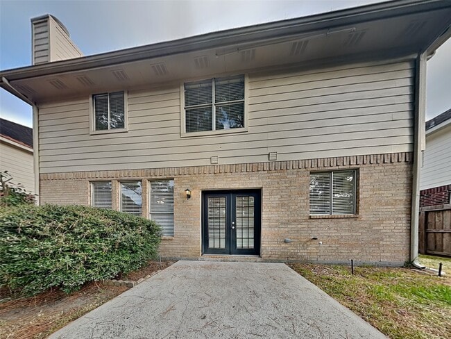 Building Photo - 9003 Cypress Square Dr