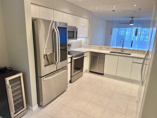 Foto del edificio - 1654 SW 109th Ter