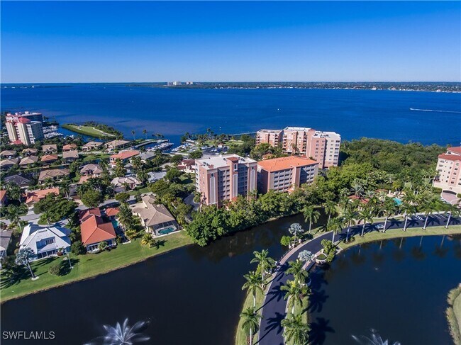 Foto del edificio - 14817 Laguna Dr