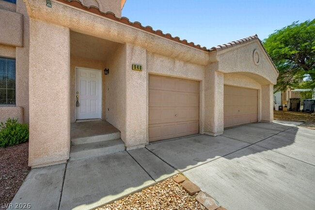 Building Photo - 946 Saddle Horn Dr