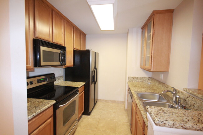 Building Photo - Upgraded 1 Bedroom UTC Condo in Quiet, Ser...