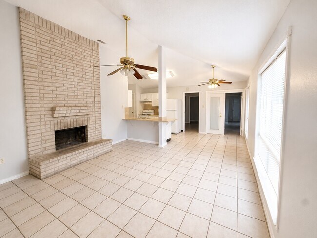 Building Photo - 3105 Oak Rock