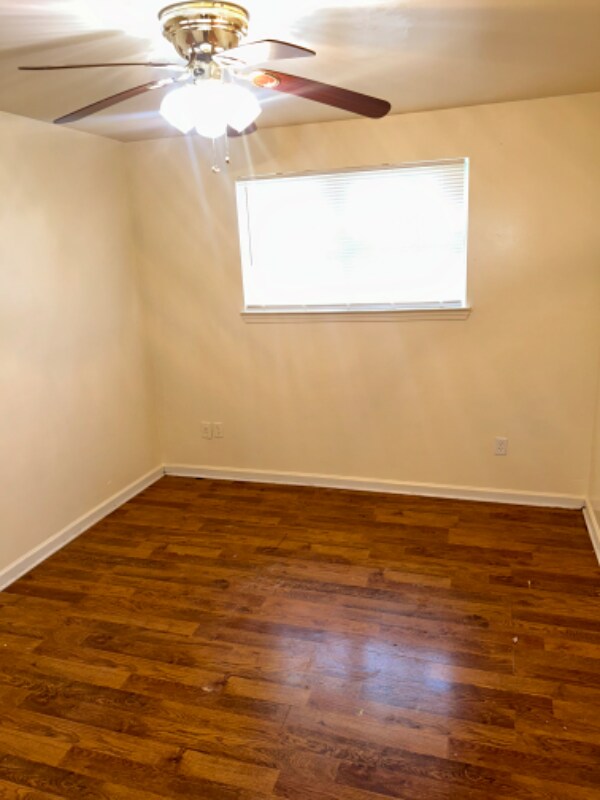 Building Photo - 7710 W Laverne St