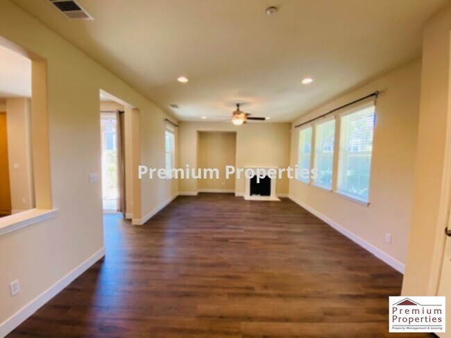 Building Photo - 5288 Fioli Loop