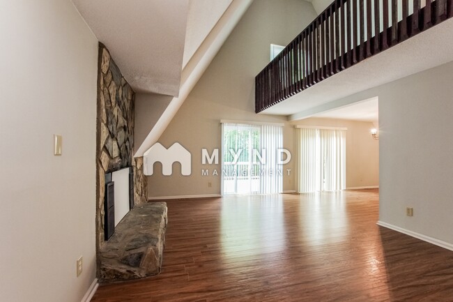 Foto del edificio - 12208 Rock Canyon Dr