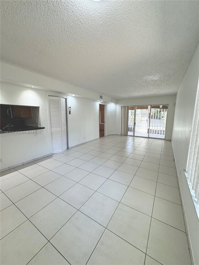 Foto principal - 9500 SW 140th Ct