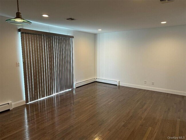 Foto del edificio - 6 Marshall Dr