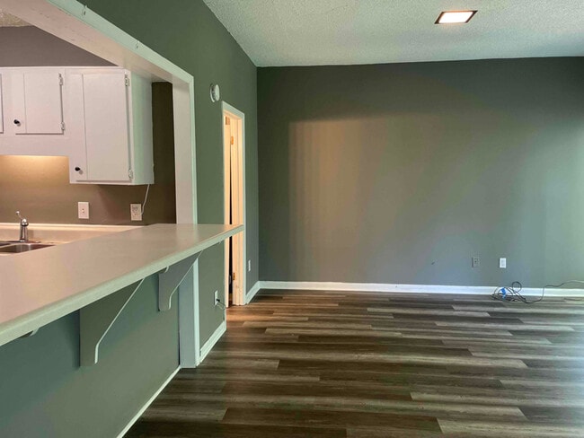 Building Photo - 6272 Aquarius Dr