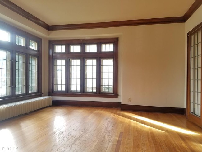 Building Photo - 1431 S 76th St