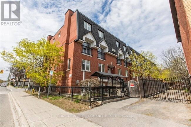 Building Photo - 313 St. Patrick St