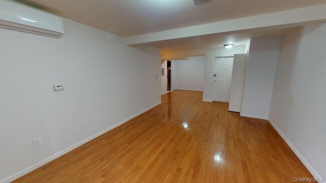 Foto del edificio - 110-19 72nd Rd