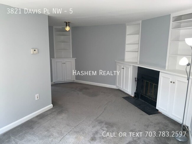 Building Photo - Charming 1 Bedroom 1 Bath House in the Hea...