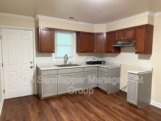Building Photo - 2214 Van Buren Ave