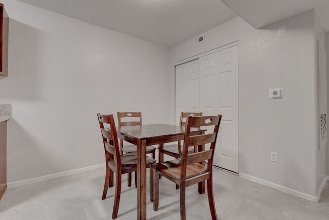 Foto del edificio - 7885 W Flamingo Rd