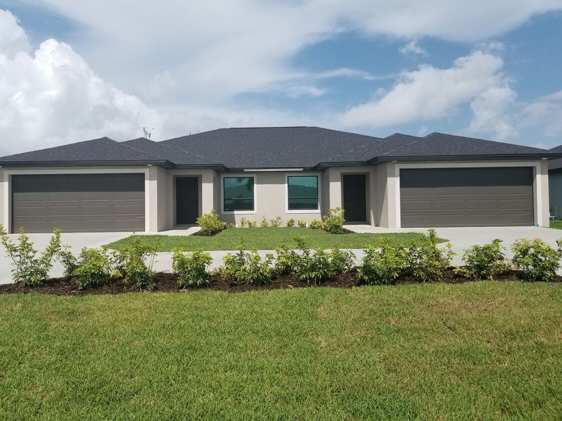 Foto principal - 4522-4524 SW 8th Ct