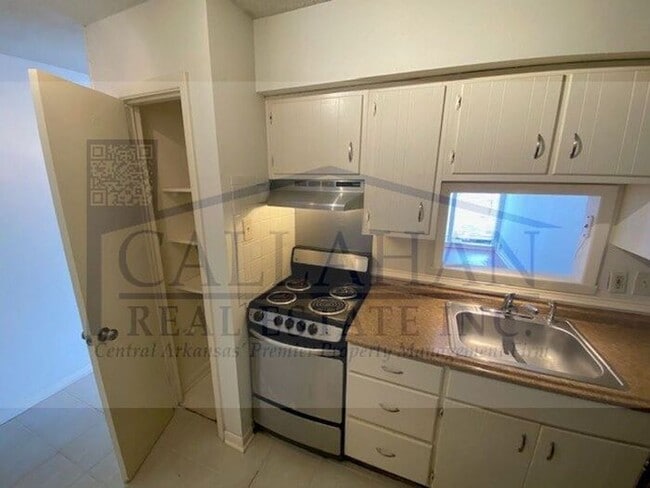 Building Photo - Mid Town 1 Bedroom