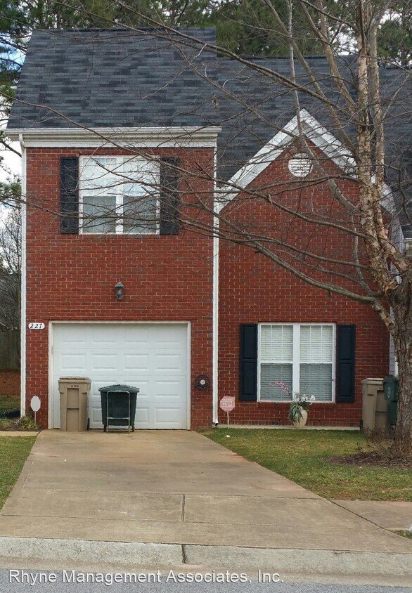 Primary Photo - 2 br, 2.5 bath Apartment - 227 Bayleigh Court