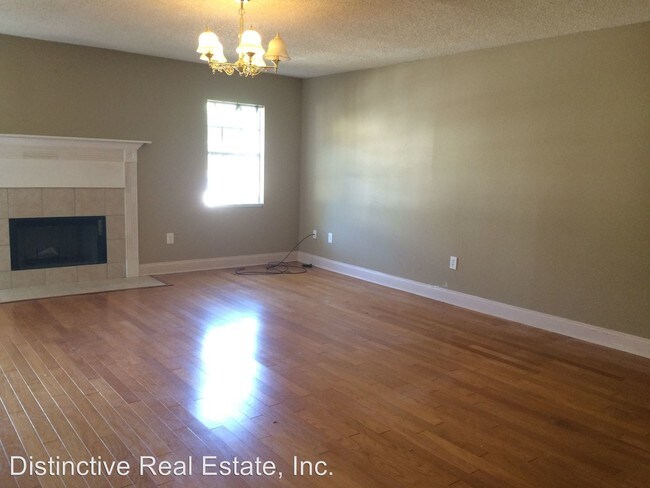 Building Photo - 3 br, 1.5 bath House - 165 Kingspoint Blvd.