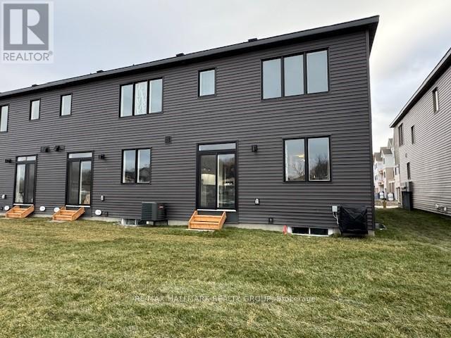 Building Photo - 521 Galanthus Walk