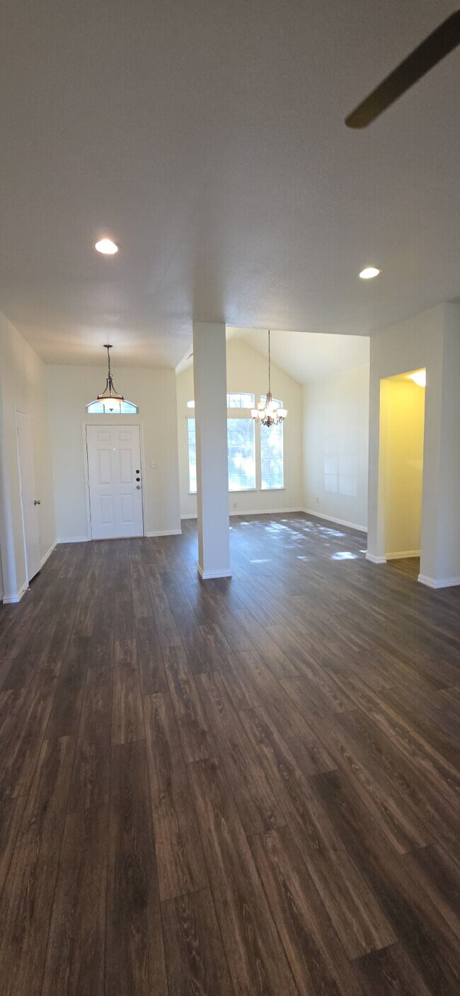 Foto del edificio - Beautifully Remodeled Home in Mansfield ISD – Corner Lot with Modern Upgrades!