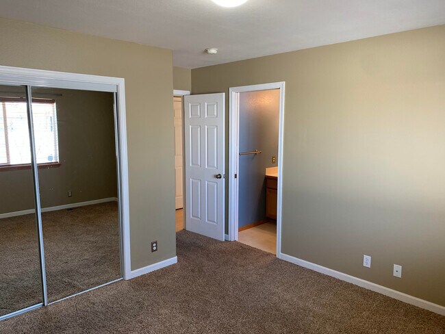 Foto del edificio - 843 N Doryport Ct