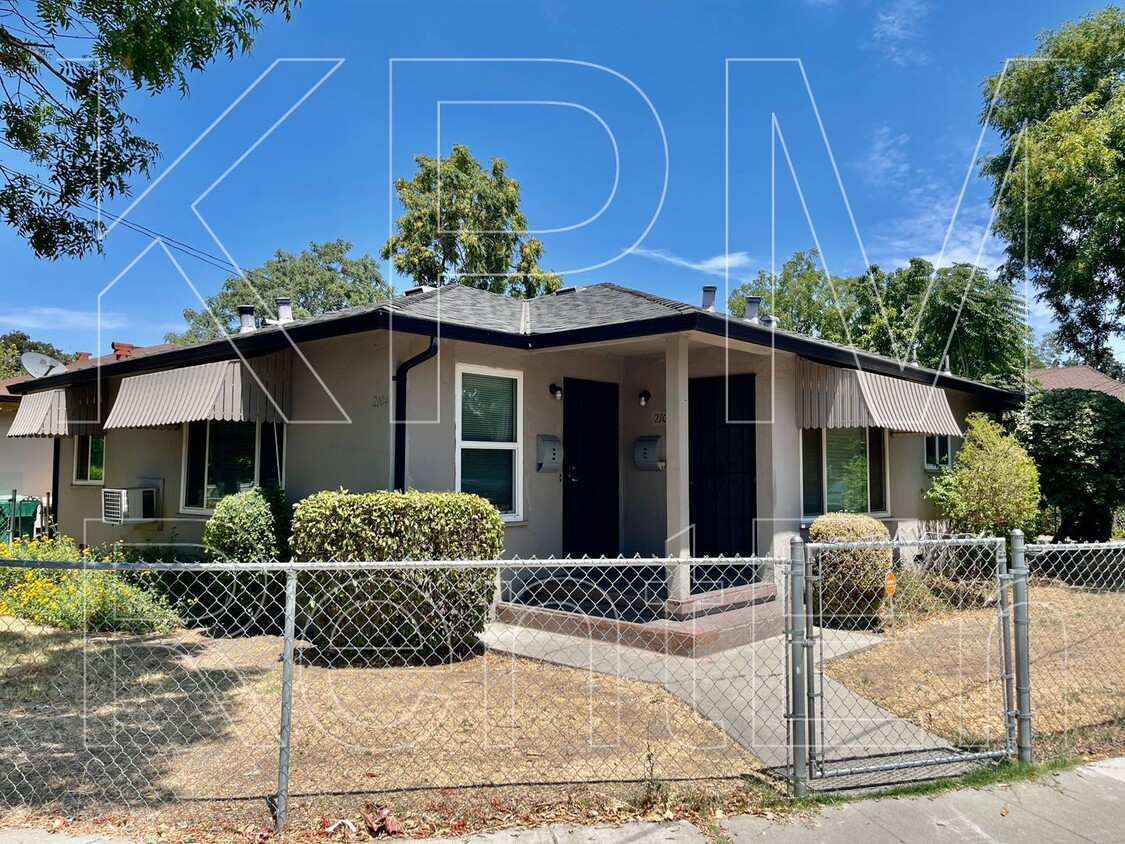 Primary Photo - 2104 N Sutter St