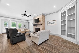 Building Photo - 2072 Laurie Darlin Dr