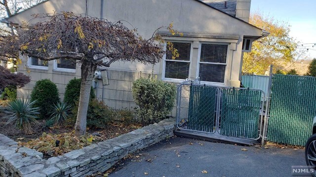 Building Photo - 91 Park